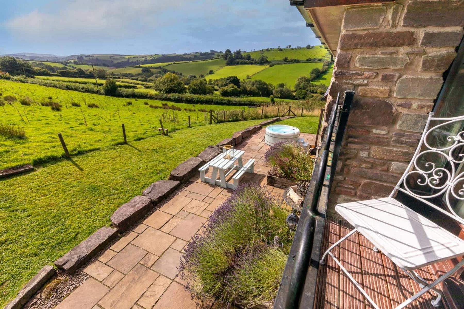 Hilltop View With Hot Tub Brecon Exteriör bild
